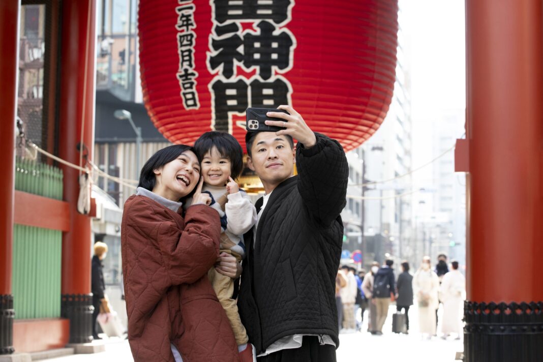 Japan Issues New Prepaid Cards Exclusively for Tourists