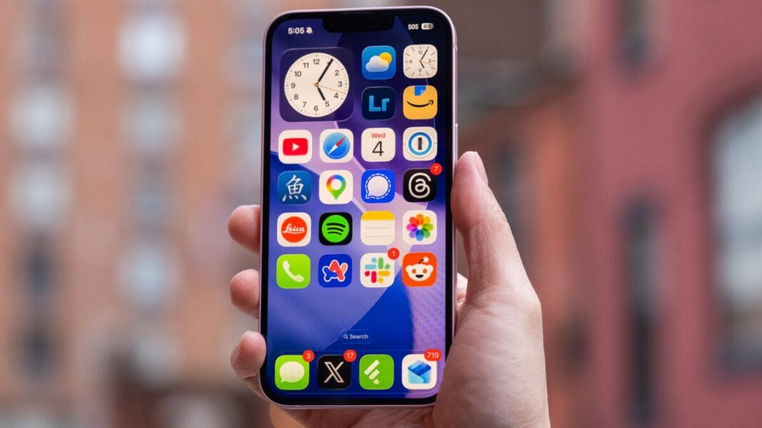 Apple’s New iOS Update Finally Throws a Bone to the Android Green Bubbles