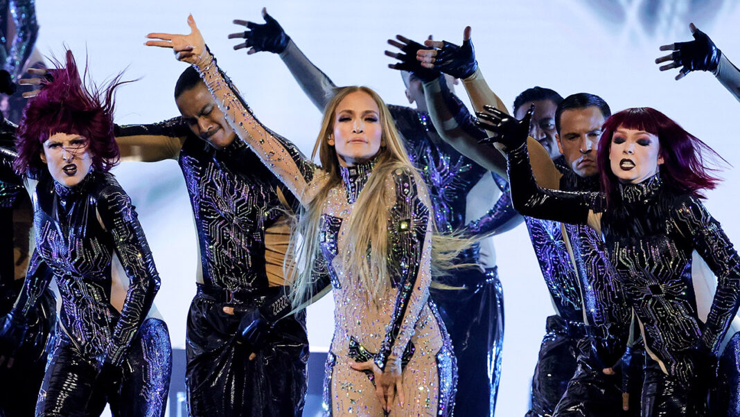 Jennifer Lopez (C) performs onstage during the 2025 American Music Awards at BleauLive Theater at Fontainebleau Las Vegas on May 26, 2025 in Las Vegas, Nevada.
