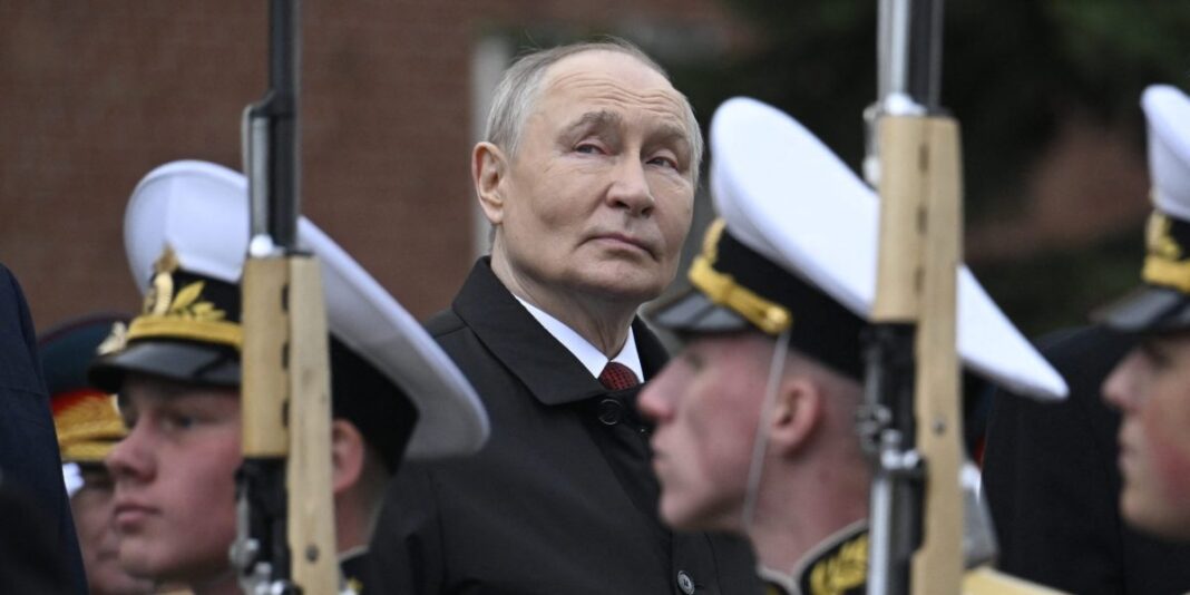Former top Russian official admits the country is over Putin and can 'imagine a future without him'