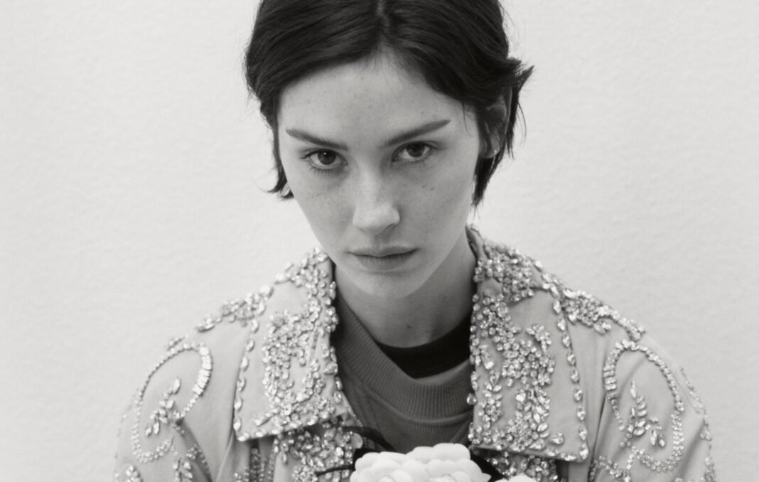 Gracie Abrams announces new album 'Daughter From Hell' with enchanting single 'Hit the Wall’