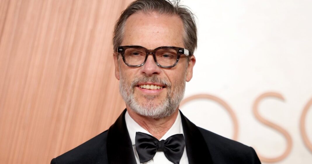 Guy Pearce & More Cast in New Crime Movie Like The Usual Suspects