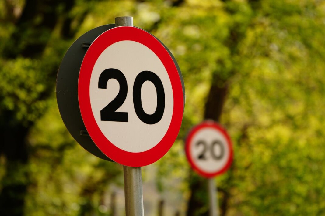 Lower speed limits could help stop Iran war damaging UK economy, think tank says