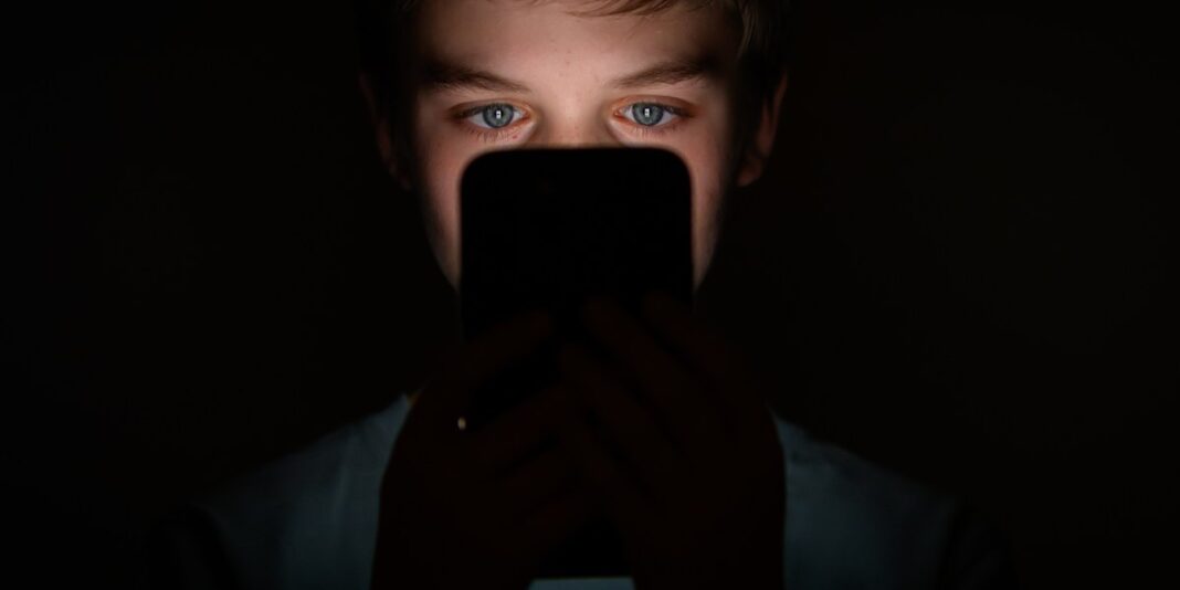 Schools are spending tens of millions banning phones from classrooms, but test scores haven't budged