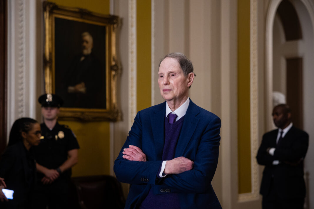 Spy-powers law gets a six-week reprieve