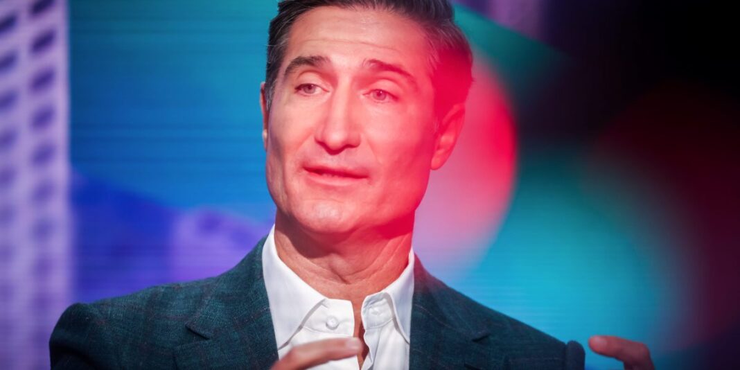 Starbucks CEO Brian Niccol, a $9 premium experience, and a divided reacton