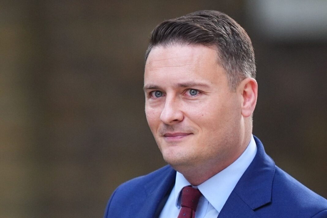 Starmer vows ‘to fight to win’ against Streeting for Labour leadership with health secretary poised to quit government