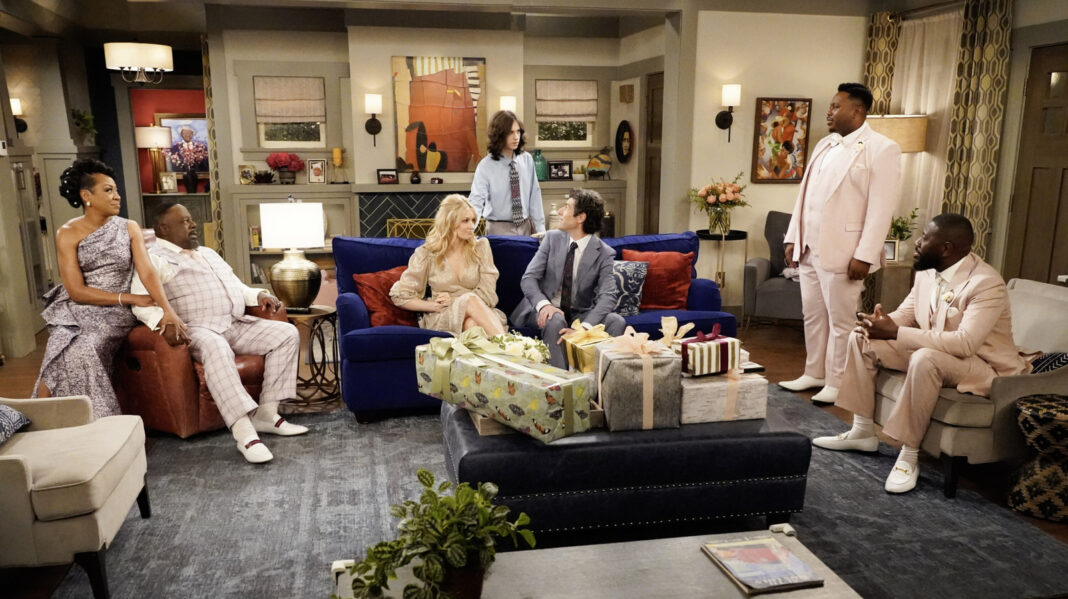 The Neighborhood Series Finale First Look: Marty/Courtney & Malcolm/Mercedes Wedding
