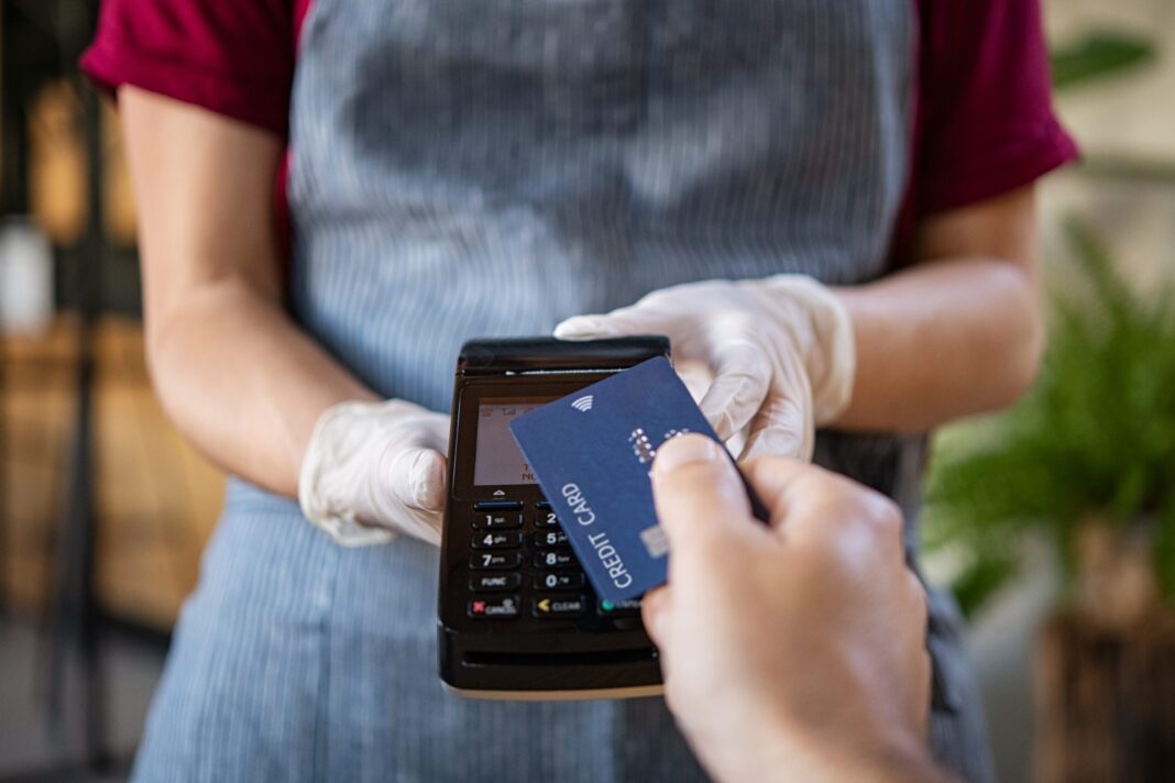 UK Banks Wary as Contactless Payment Limits Are Lifted