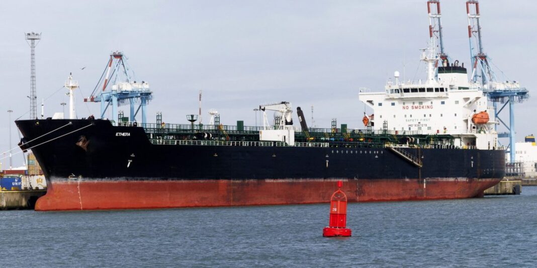 U.S. allows Russia oil sales waiver to expire despite tight market