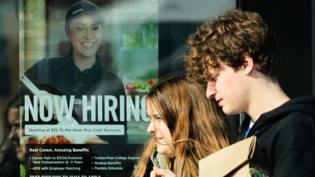 US jobless claim applications rise to 200K but remain historically low