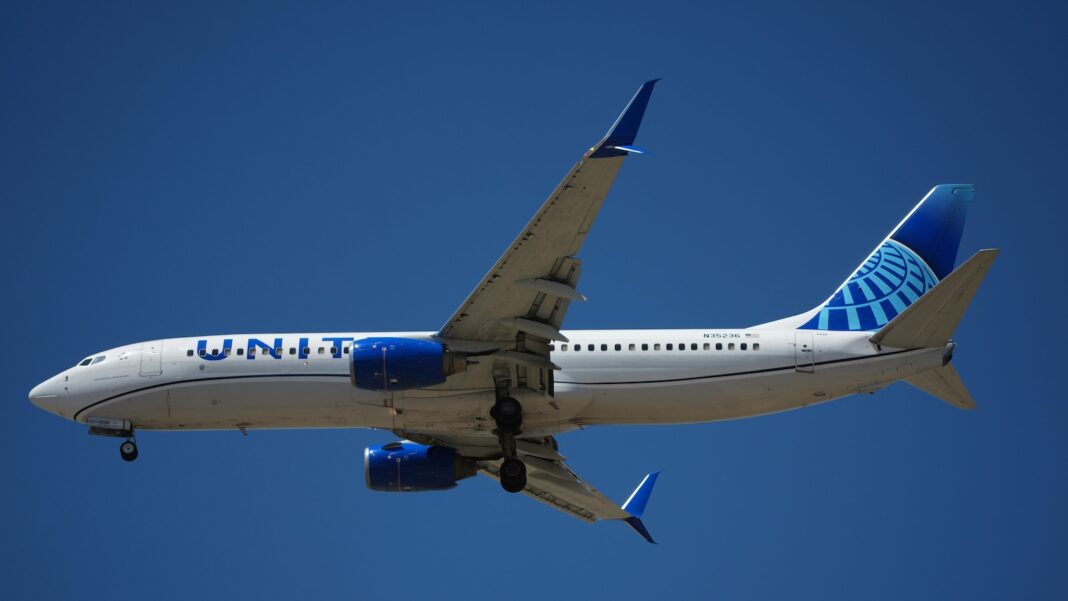 United flight attendants ratify 5-year contract with 31% pay hike and boarding pay